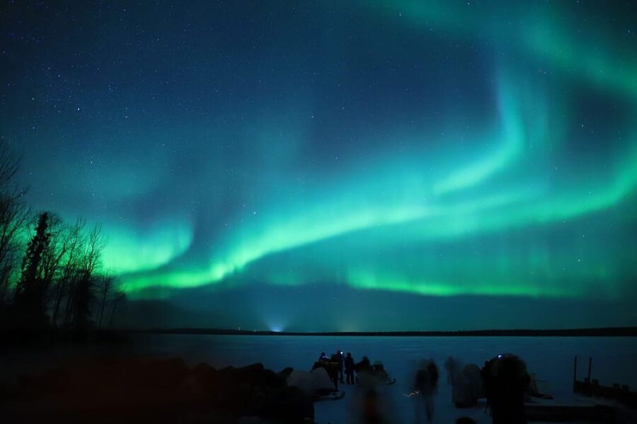 Rovaniemi: Aurora Borealis Trip – Autumn - Sausage, berry juice, and a cabin by the fire