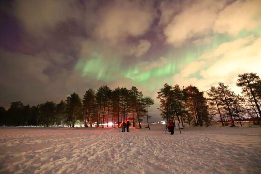 Rovaniemi: Aurora Hunting Tour with Photography by Van - Choosing the right viewing stop
