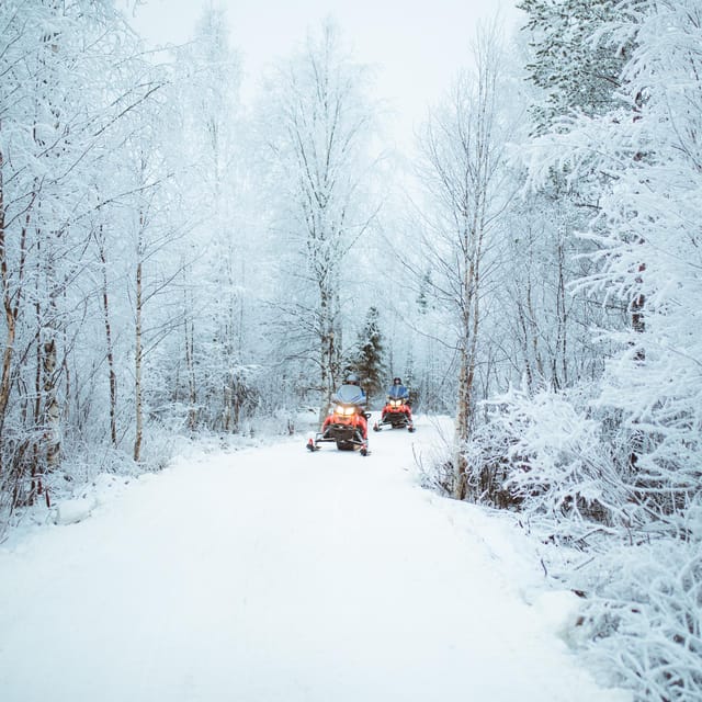 Rovaniemi: Early Winter 2 Hour Snowmobile Safari - Learning the snowmobile before you set off