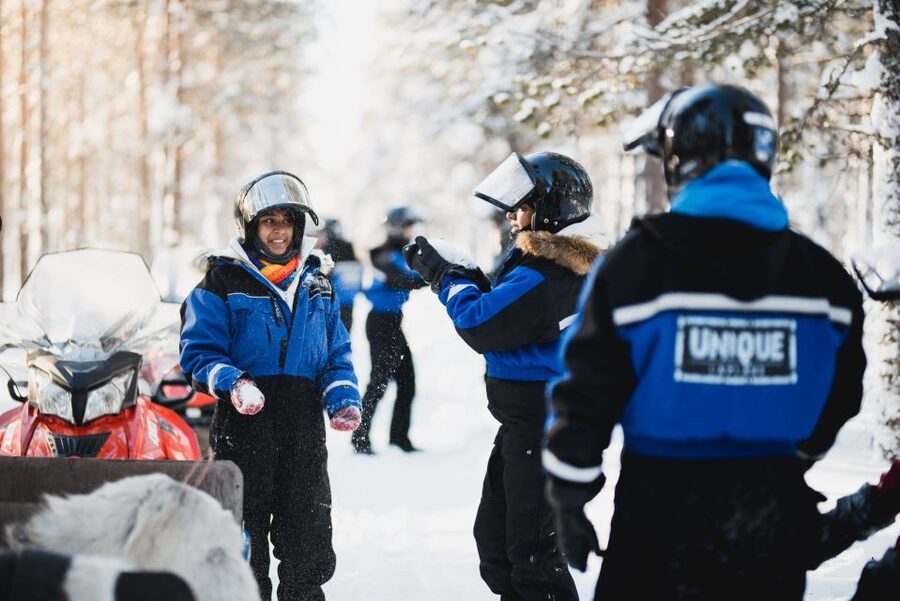 Rovaniemi: Easy Snowmobile Safari - The forest route and its photo stop