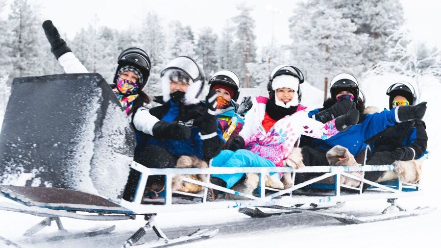 Rovaniemi: Family Snowmobile Safari with Campfire and Snacks - The mini snowmobile stop for children