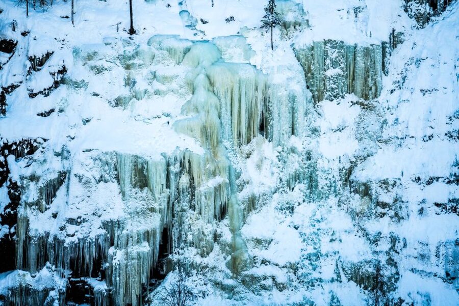 Rovaniemi: Frozen Waterfalls of Korouoma Canyon & Pro Photos - Getting ready for Arctic conditions