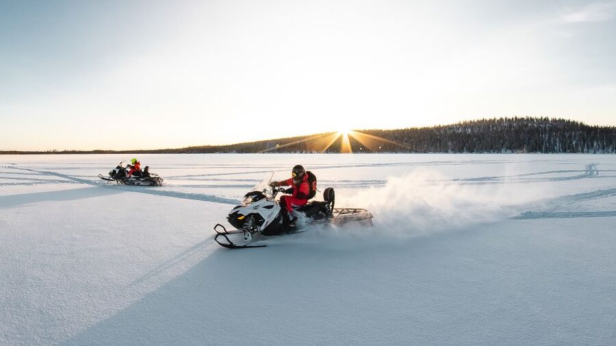 Rovaniemi: Full-Day Snowmobile Safari into the Wilderness - Switching drivers and settling into the pace