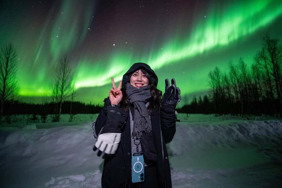 Rovaniemi: Guaranteed Northern Lights Tour with Photos - Pickup in Rovaniemi and the first two hours