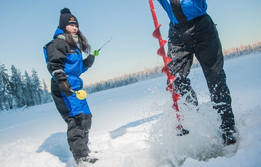 Rovaniemi: Guided Ice Fishing Experience - Learning the basic ice-fishing method