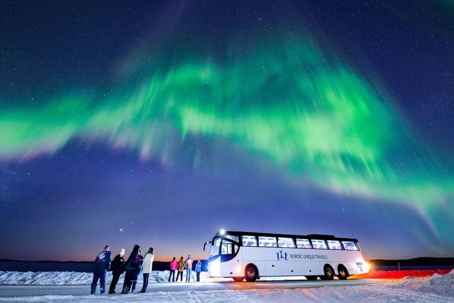 Rovaniemi: Hunting Northern Lights Bus Tour - Why the heated bus matters in Lapland