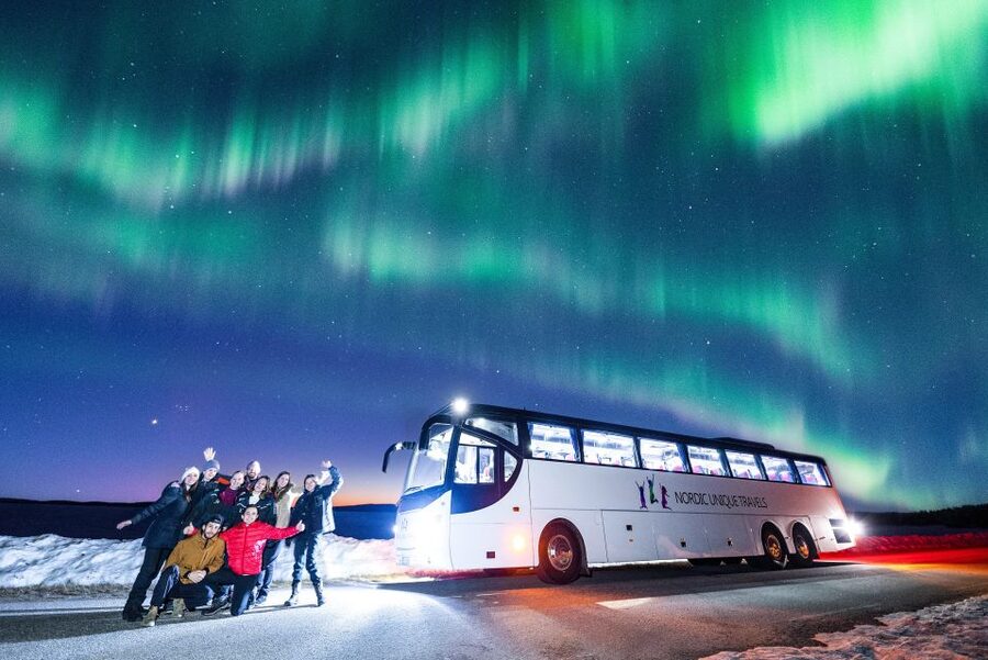 Rovaniemi: Hunting Northern Lights Bus Tour - How to prepare for a better night