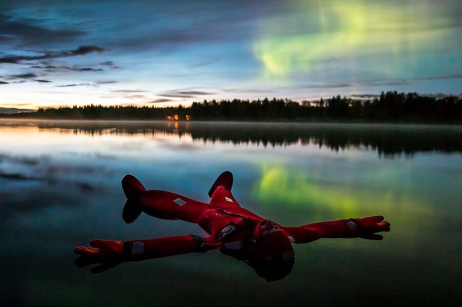 Rovaniemi: Ice Floating Experience - The first three hours: preparation, water time, and warming up
