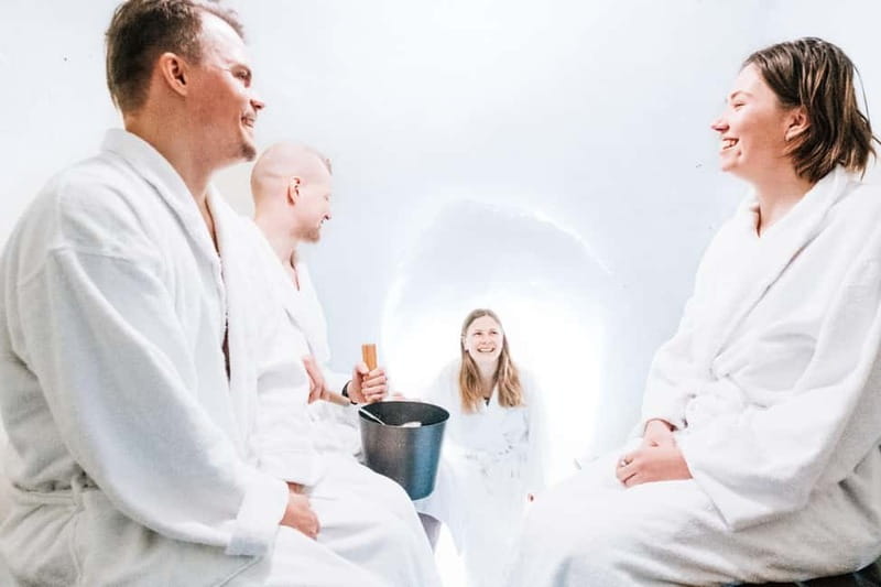 Rovaniemi: Ice Restaurant Dinner with Snow Sauna & jacuzzi - Key points to know before booking