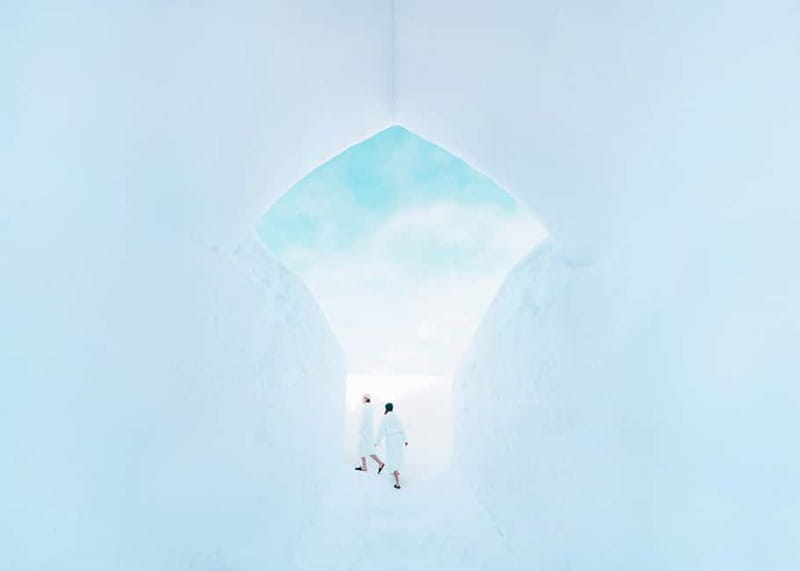 Rovaniemi: Ice Restaurant Dinner with Snow Sauna & jacuzzi - A three-course meal in the Ice Restaurant