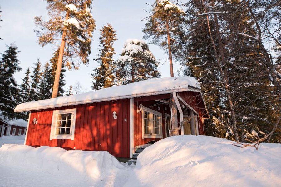 Rovaniemi: Lappish Evening Experience with Dinner - Dinner beside the fire in a wooden cottage