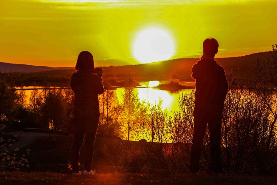 Rovaniemi: Midnight Sun Photography Tour - Leaving Rovaniemi for the first viewpoint