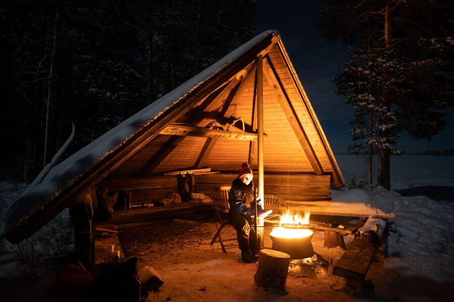 Rovaniemi: Night Sky lappish Barbecue - Leaving Rovaniemi by minivan