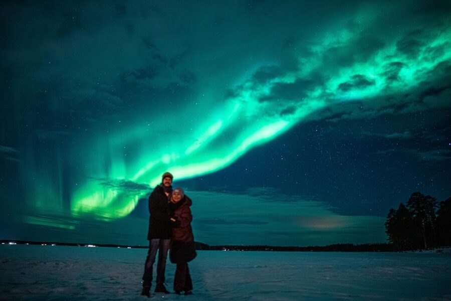 Rovaniemi: Night Sky lappish Barbecue - Finding an open place under the aurora