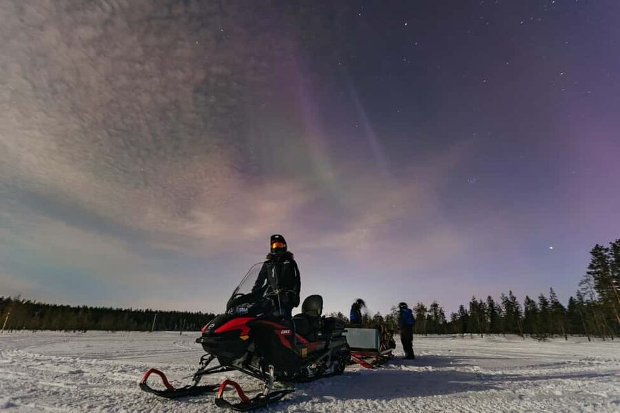 Rovaniemi: Northern Lights Family-Friendly Snowmobile Safari - A gentle way into Lapland’s winter night