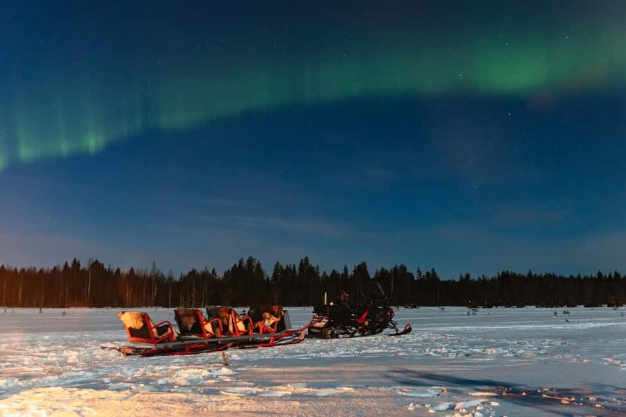 Rovaniemi: Northern Lights Family-Friendly Snowmobile Safari - What happens from the first transfer to the forest