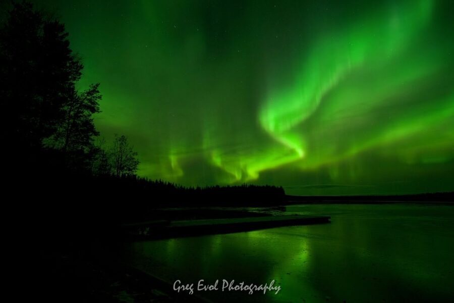 Rovaniemi: Northern Lights Hunting in Lappish old cottage - What happens if the Northern Lights appear