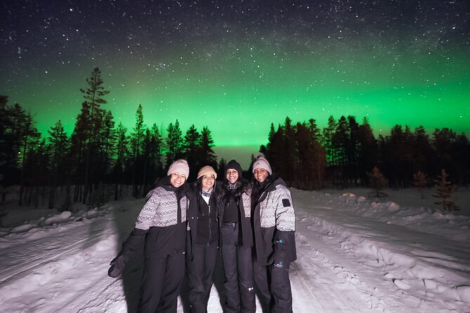 Rovaniemi: Northern Lights Pro Guaranteed - Unlimited (PRIVATE) - Starting in Rovaniemi at 7 p.m.
