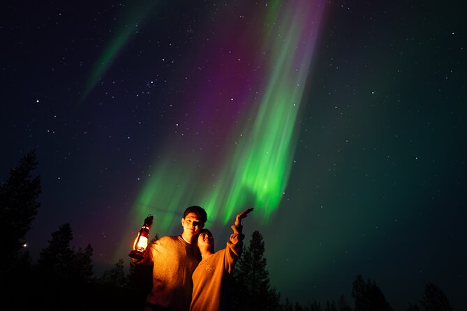 Rovaniemi: Northern Lights Small Group Money-Back Guarantee - Finnish snacks instead of a full camp barbecue