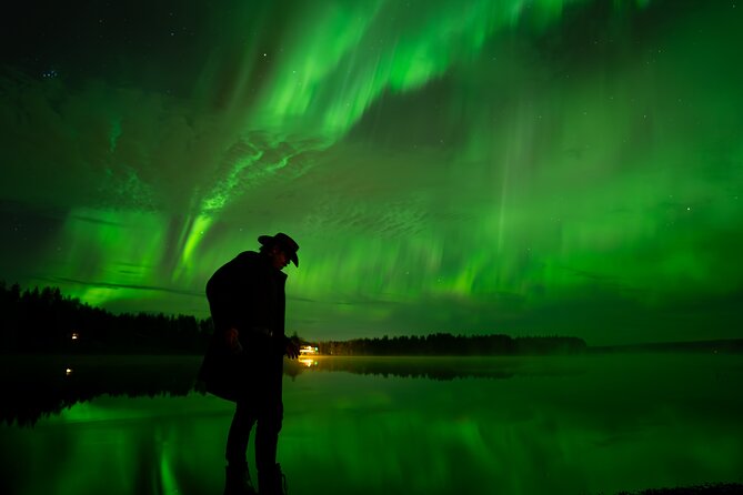 Rovaniemi: Northern Lights Small Group Money-Back Guarantee - Professional photographs and what to expect