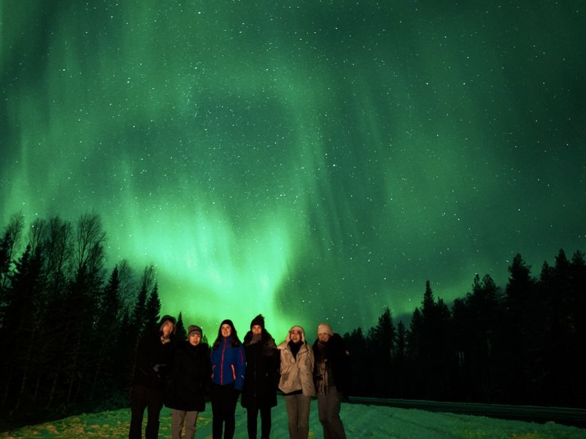 Rovaniemi: Northern Lights Tour with Guaranteed Sightings - How the border crossing can change the night