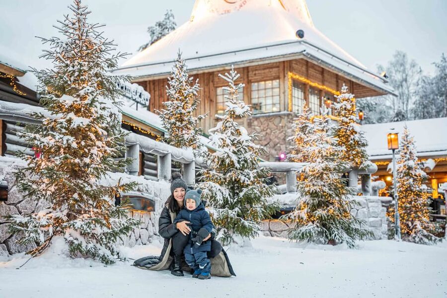 Rovaniemi: Private Pro Photoshoot in Santa Claus Village - What you receive after the shoot