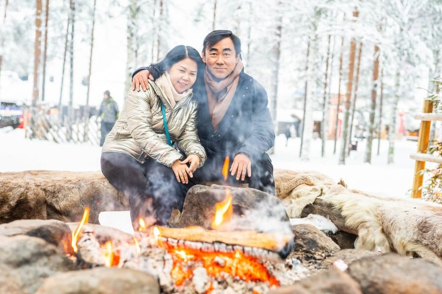 Rovaniemi: Private Pro Photoshoot in Santa Claus Village - Is $330 a fair price?