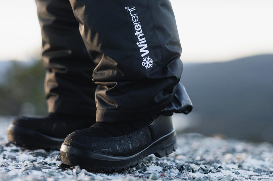 Rovaniemi: Rent Winter Clothing Sets - What adults receive in the winter set