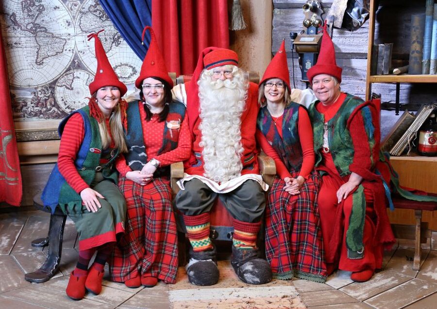 Rovaniemi: Santa Claus Village and Arctic Circle - Lunch in the Middle of a Cold Morning
