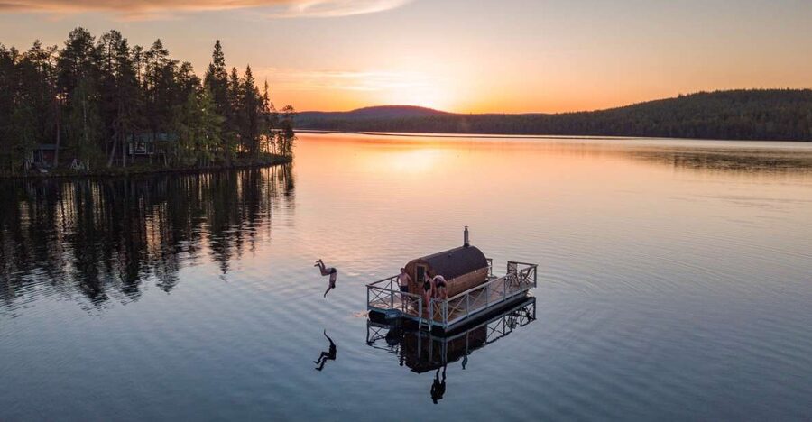 Rovaniemi: Sauna Boat Scenic Lake Cruise - A Finnish sauna that leaves the shore behind