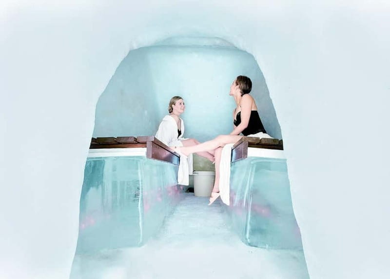 Rovaniemi: Snow Sauna Experience, Jacuzzi and Dinner in Kota - Sky Bar views and winter activities