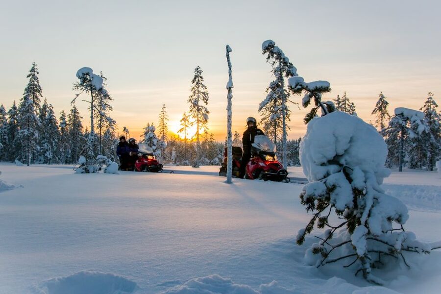 Rovaniemi: Snowmobile and Ice Fishing Adventure with Lunch - Leaving Rovaniemi for the frozen north