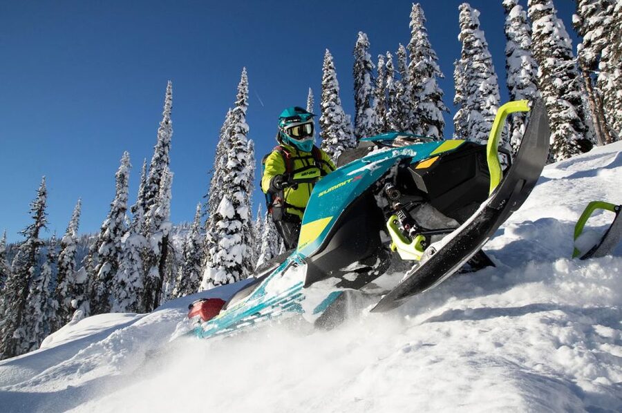 Rovaniemi: Snowmobile Safari Adventure - Getting warm before getting cold