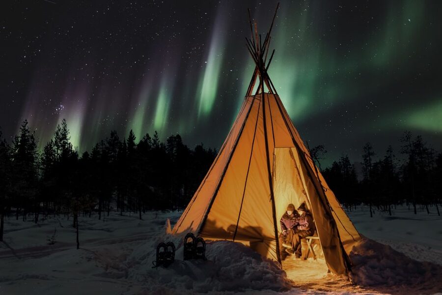 Rovaniemi: Snowmobile Safari & Campfire Evening Escape - The campfire in the pitch-dark forest