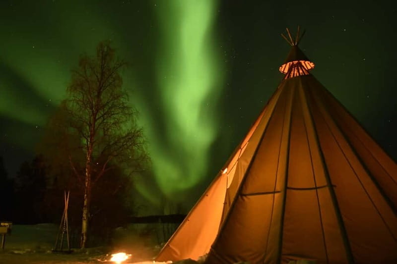 Rovaniemi: Snowtrain to Northern Lights Camp - Riding the Snowtrain through Lapland after dark