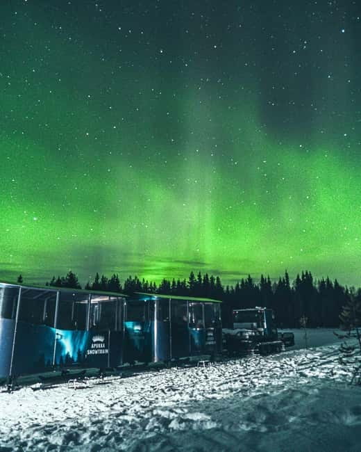 Rovaniemi: Snowtrain to Northern Lights Camp - Arriving at the forest hut and bonfire
