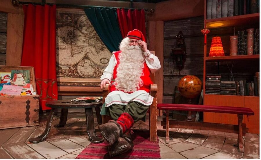 Rovaniemi: Tour to Santa Claus Village with Hotel pick up - Sending mail from Santa’s Post Office