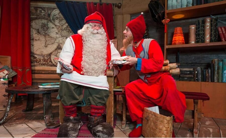 Rovaniemi: Tour to Santa Claus Village with Hotel pick up - Shops, cafés, and optional extras