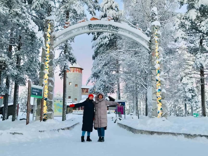 Rovaniemi: Trip to Ranua Zoo with Tickets - Walking through the zoo’s northern animal collection