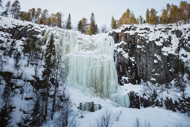 Rovaniemi - Visit to The Frozen Waterfalls of Korouoma - Winter clothing that makes the walk possible