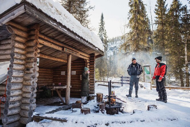 Rovaniemi - Visit to The Frozen Waterfalls of Korouoma - The 9:00 am pickup and the road to Posio