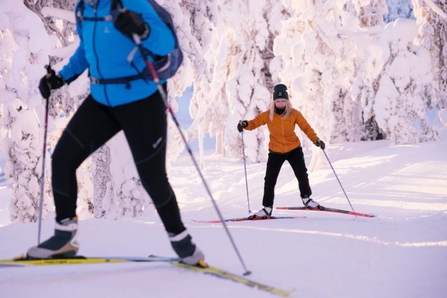 Ruka: Cross-country skiing - Heading onto an official maintained track