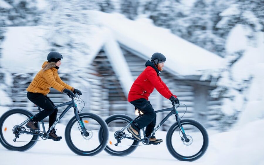 Ruka: Guided fatbike safari - The fire stop and grilled sausages