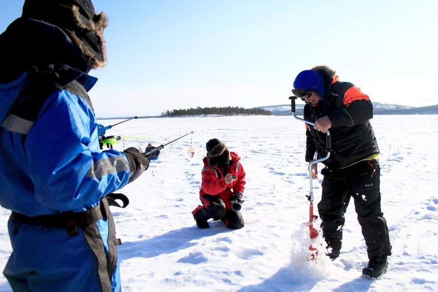 Saariselkä: Ice Fishing Tour to Lake Inari, reindeers& lunch - Key points to know before you book