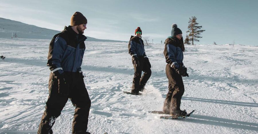 Saariselkä: Scenic Snowshoe Safari - Snowshoes turn deep powder into a walking trail