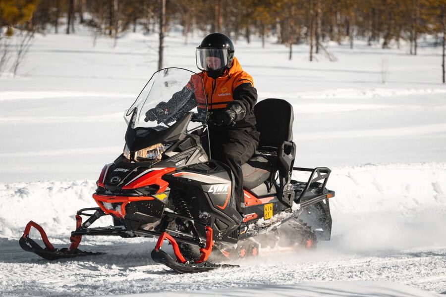 Saariselkä: Snowmobile Adventure for Adults - Warm clothes, helmets, and the first driving lesson