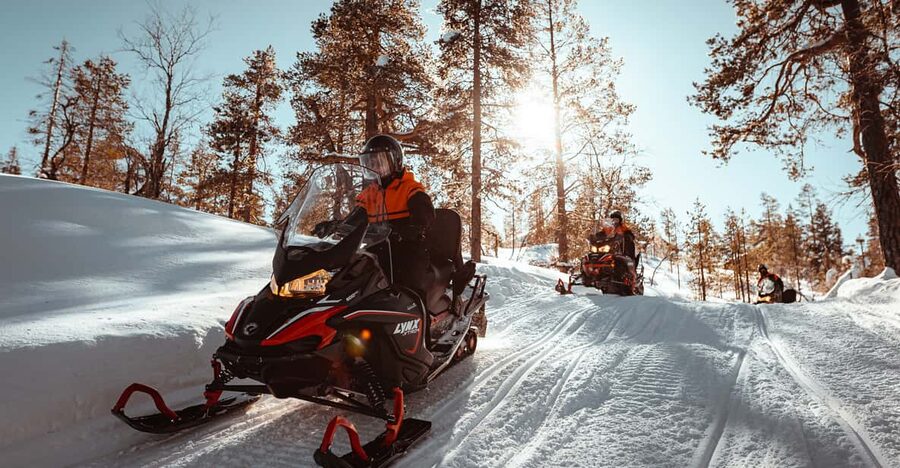 Saariselkä: Snowmobile Ride with Hot Drinks - The safety briefing makes the first ride manageable