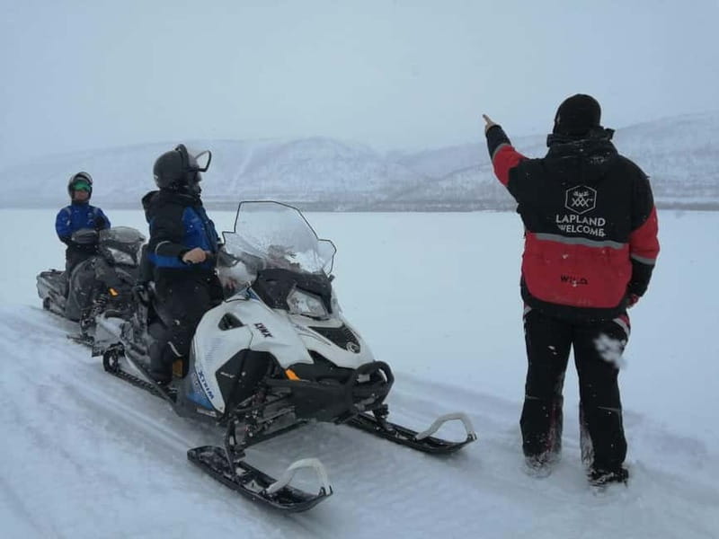 Saariselka: Snowmobile Safari on Tundra with BBQ - From Saariselka hotel to the snowmobile base