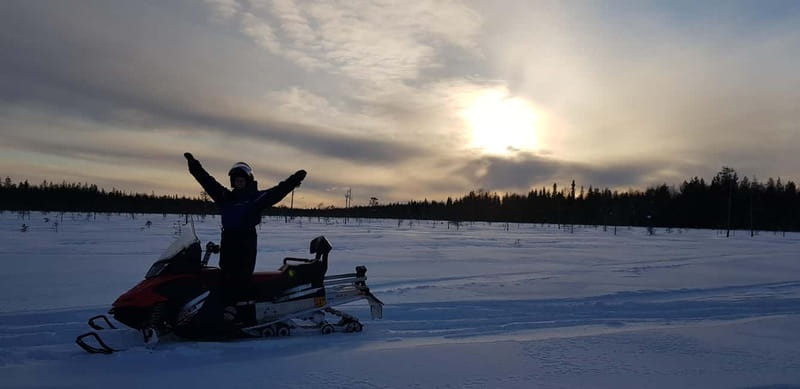 Saariselka: Snowmobile Safari on Tundra with BBQ - Learning the controls before the forest ride