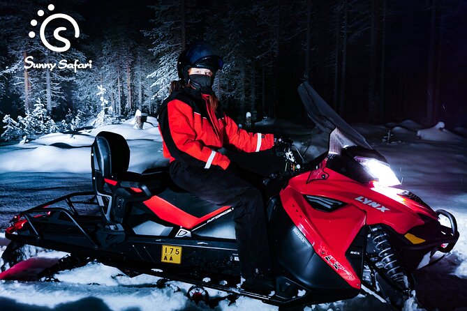 Searching Aurora with Snowmobile - Fire, drinks, and the cold-weather reality